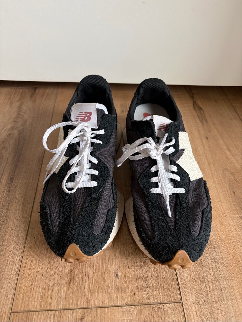 New Balance 327’s - Picture 3 of 6